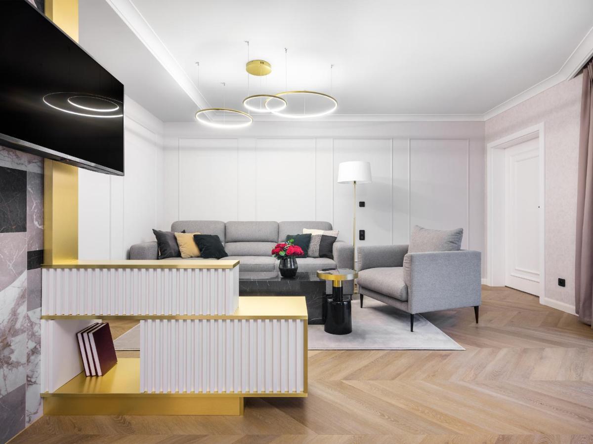 Golden Queen Deluxe Jacuzzi Apartments - Old Town Krakau Buitenkant foto