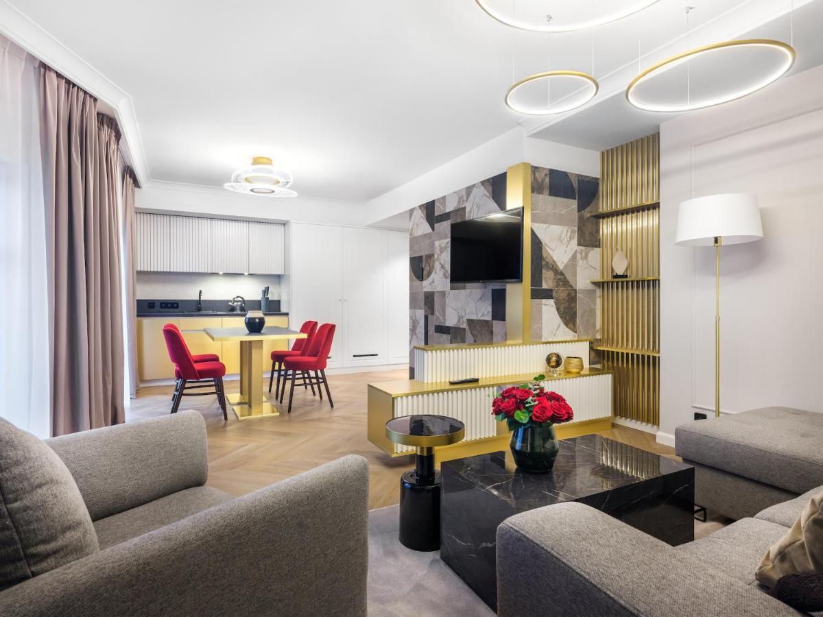 Golden Queen Deluxe Jacuzzi Apartments - Old Town Krakau Buitenkant foto