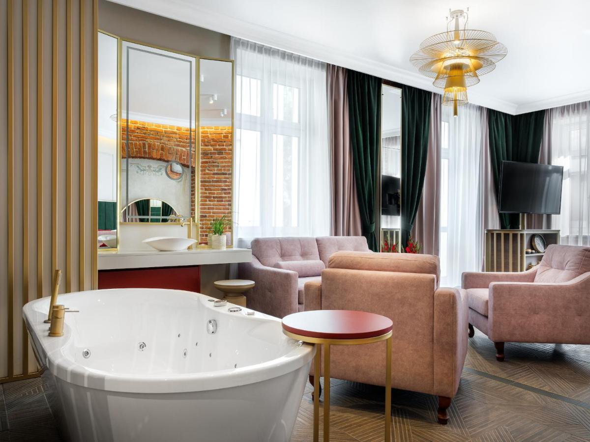 Golden Queen Deluxe Jacuzzi Apartments - Old Town Krakau Buitenkant foto