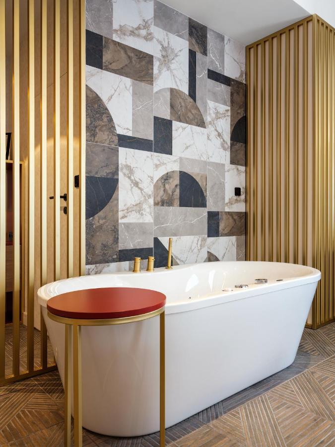 Golden Queen Deluxe Jacuzzi Apartments - Old Town Krakau Buitenkant foto